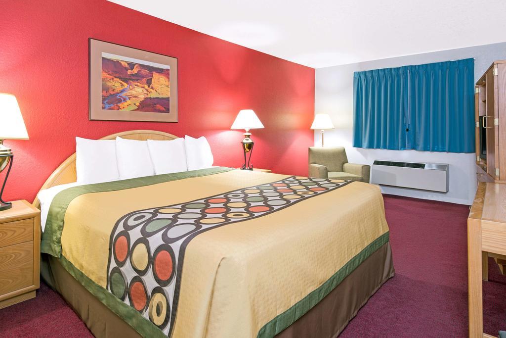 Super 8 Albuquerque/Midtown Hotell Exteriör bild