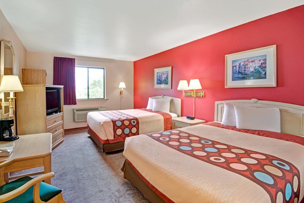 Super 8 Albuquerque/Midtown Hotell Exteriör bild