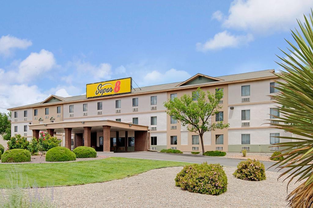 Super 8 Albuquerque/Midtown Hotell Exteriör bild